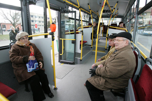 Fizessenek az óvodások és a nyugdíjasok a tömegközlekedésért?