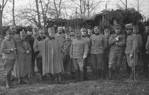 Az újjáalakult 41. honvéd gyaloghadosztály törzse. Balról jobbra: ismeretlen tiszt, Foglár József vezérőrnagy a 40. dandár parancsnoka, Schay Gusztáv altábornagy a hadosztály parancsnoka, Schamschula Rezső vezérőrnagy a 82. dandár parancsnoka, Hautzinger Gusztáv vezérkari százados, Capp Gusztáv ezredes a tüzérdandár parancsnoka és egy ismeretlen vezérkari százados