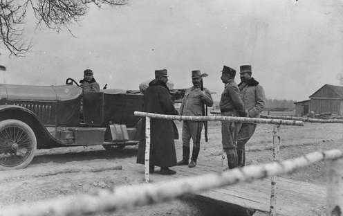 József Ferdinánd főherceg és Schamschula tábornok vadászatra indul, 1916. április 10. Schamschula tábornoktól jobbra Czapp Gusztáv ezredes, a tüzérdandár parancsnoka és Horváth Kálmán vezérkari alezredes, a hadosztály vezérkari főnöke áll