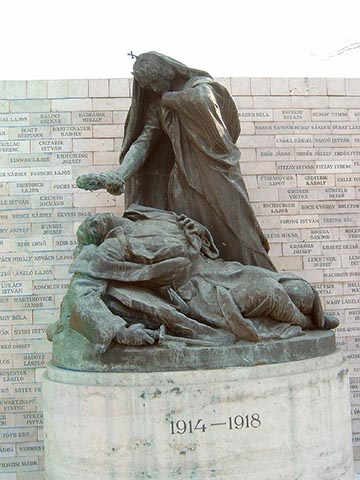 A budapesti IV. kerületi Tanoda téren felállított emlékmű a hős halálát ábrázolja. A halott katonát Hungária áldja meg