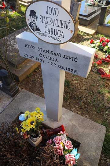 Csaruga síremléke az eszéki Szent Anna temetőben