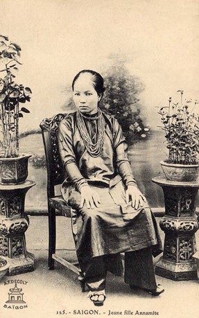 Előkelő vietnami lány a 20. század elején