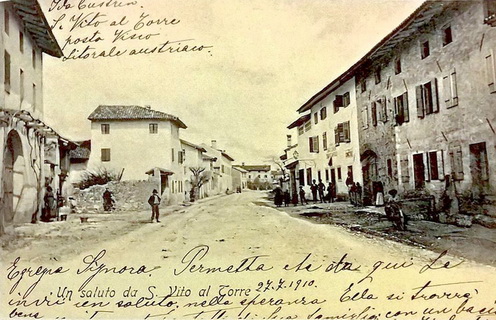 Egy 1910-ben, San Vito al Torréból feladott képeslap, amelyen látszik a tollal írt Osztrák Tengermellék felirat