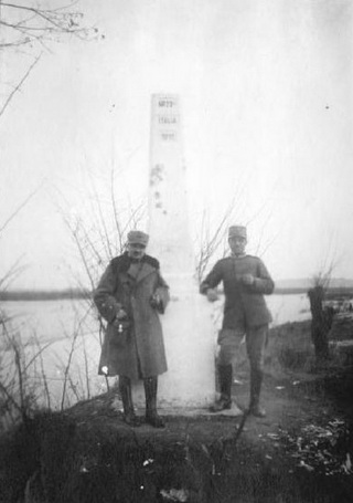 Lo Turco hadnagy és Ferrari főhadnagy a San Vito al Torre-i régi határ mellett 1916-ban