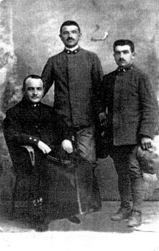 Giuseppe Roncalli két tábori káplánnal