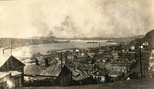 Az Aranyszarv-öböl Vlagyivosztok kikötőjével, 1920
