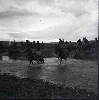 Folyón történő átkelés, 1914 ősze, valahol Galíciában