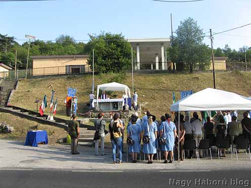 Megemlékezés Sagradóban a gáztámadás áldozatainak emlékművénél 2012. június 29-én