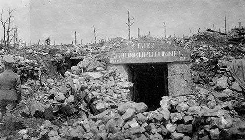 foto tratta da un album di un ufficiale italiano dopo la conquista del monte San Michele (estate 1916)