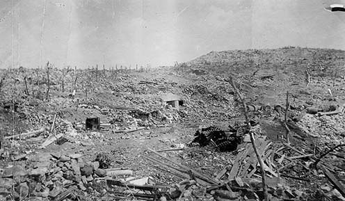 foto tratta da un album di un ufficiale italiano dopo la conquista del monte San Michele (estate 1916)