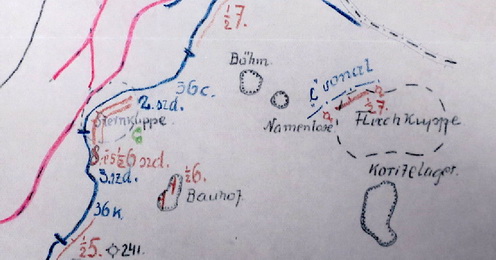 Műszaki helyzet a Sternkuppén: pirossal jelölve az olasz fővonal, kékkel a magyar. A 2. század balszárnyán két piros vonal látható a fővonal mögött, amelyek kövekből összerakott felvételi állásokat jelölik