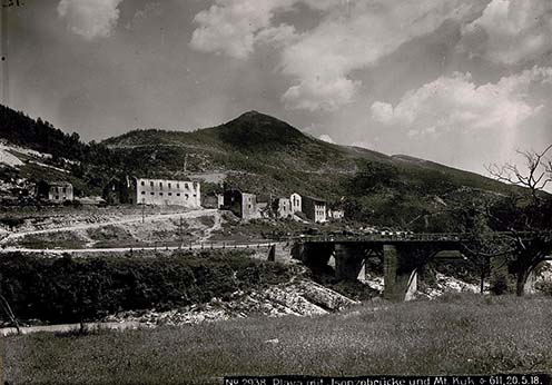 Az Isonzo híd Plávánál és a Monte Kuk