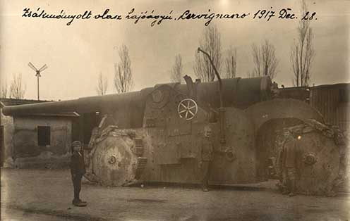 Zsákmányolt olasz hajóágyú. Cervignano, 1917. december 28.