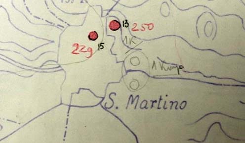 Két épülő nagy kaverna (pirossal jelölve) és két tervezett kaverna San Martinóban