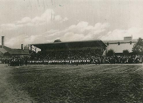 A diósgyőri vasgyári futballstadion az 1920-as évek végén