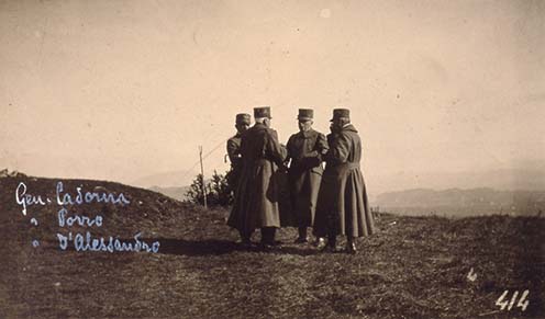 Cadorna, Porro, D'Alessandro tábornokok a medeai dombon kialakított megfigyelő helyen