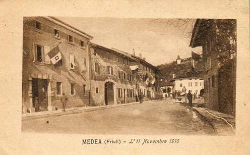 1916 novembere, az olasz trikolórral fellobogózott Medea