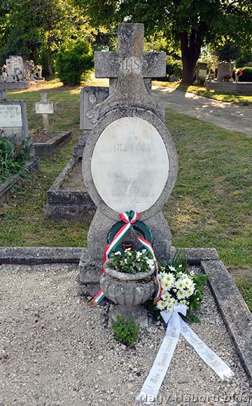 Heim Géza síremléke 2016-ban a bakonyszentlászlói temetőben