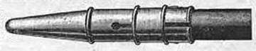 Korabeli ceruzavédő, a ceruza belecsúsztatását megkönnyítő vájatrésszel, rajta a ceruzán való megerősítést szolgáló fémgyűrűvel