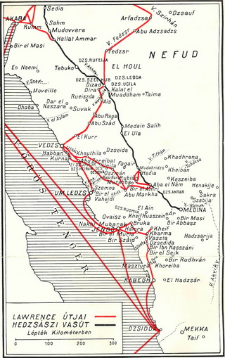 Lawrence útjai és a hedzsászi vasút. Fenn a bal sarokban látható Akaba, ahonnan Rumm érintésével indultak Mudovvara megtámadására Lawrence csapatai