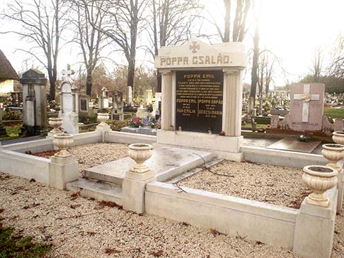 Poppr Emil sírja a lébényi temetőben