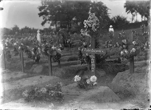 Porosz katonák sírjai a Hősök Temetőjében. A képet Zoltai Lajos készítette 1915-ben