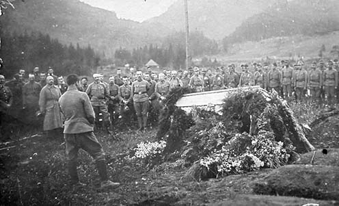 Purpriger Dezső főhadnagy temetése a m. kir. miskolci 10. honvéd gyalogezred úzvölgyi, fűrésztelep melletti II. számú temetőjében 1917. augusztus 11-én