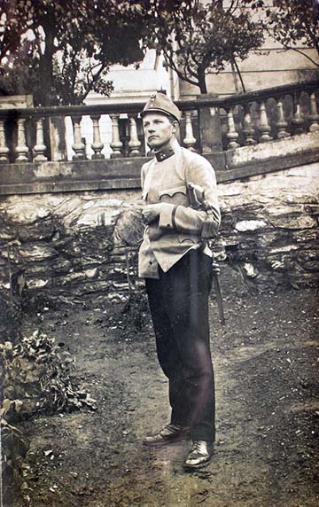 Koszka Gyula uniformisban