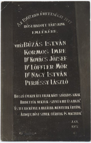 A piarista gimnázium épületében 1927-ben emelt emléktábla vitéz Búzás István nevével