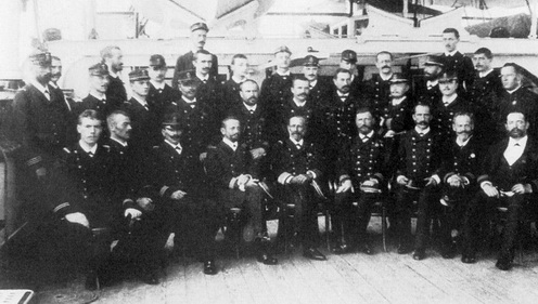 Die Offiziere der SMS Kaiserin Elisabeth auf ihrer Reise um die Welt