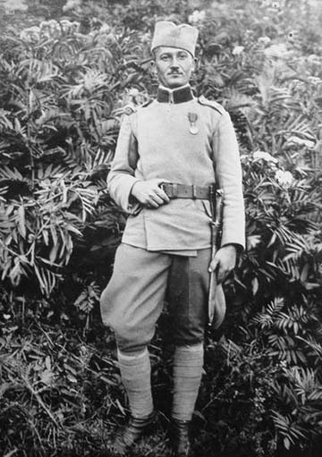 Gavrić 1929-ben a jugoszláv hadsereg egyenruhájában