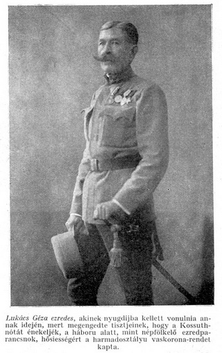 Lukách ezredes csukaszürke zubbonyban, 1914 végén vagy 1915 elején