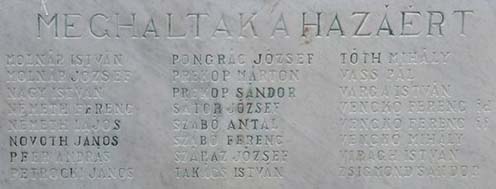 Novoth János neve a ráckeresztúri I. világháborús hősi emlékmű márványtábláján