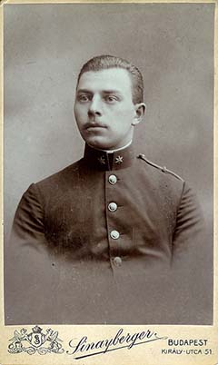 1907. május elsejével tényleges hadnagy lett