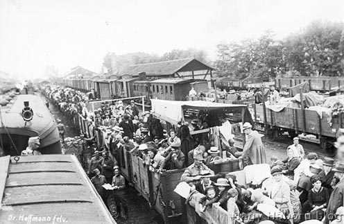 Menekültek szállítása vonaton