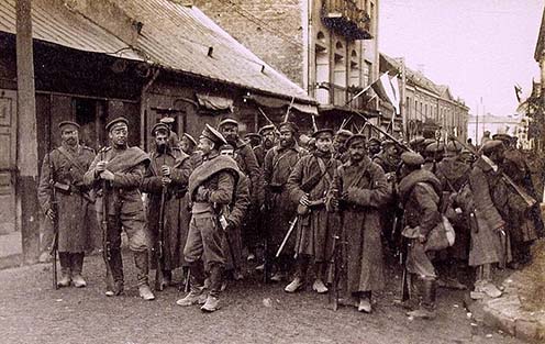 Poroszország ellen készülődő orosz csapatok Kielcében 1914 októberében