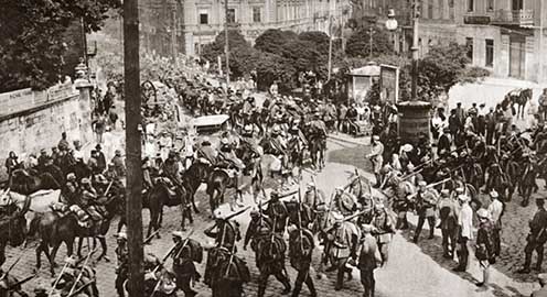 Osztrák–magyar lovasság és bajor gyalogság Lemberg visszafoglalása után