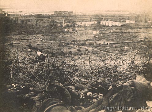 Elesett katonák a Monfalcone fölötti magaslatokon 1915-ben