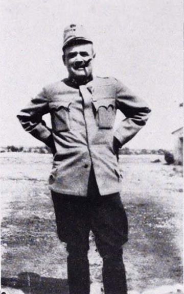 Fráter Jenő huszár ezredes 1915 nyarán az orosz fronton