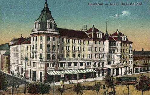 A debreceni Arany Bika szálloda korabeli képeslapon
