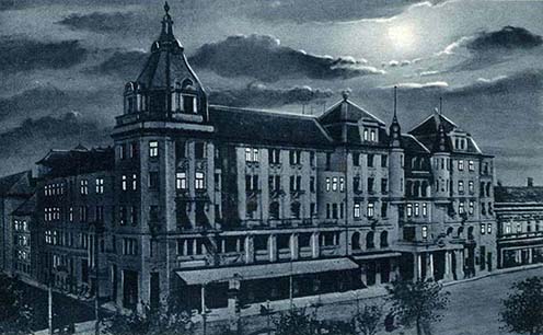 A debreceni Arany Bika szálloda korabeli képeslapon