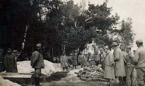 Temetésre váró halottak Volhíniában 1916-ban