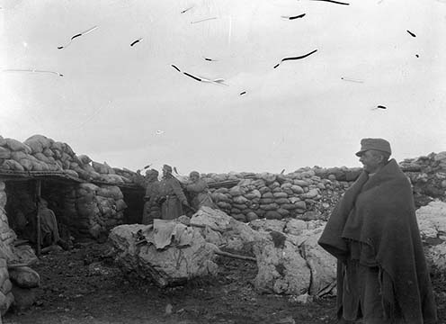 A Tolmein körüli állásokban pózoló bakák 1916-ban
