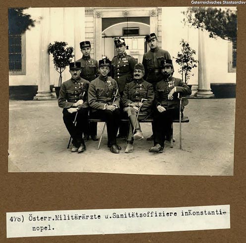 Osztrák katonaorvosok és egészségügyi tisztek Konstantinápolyban