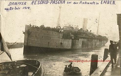 A Resid pasa csapatszállító hajóként: itt valószínűleg német katonákat szállít haza