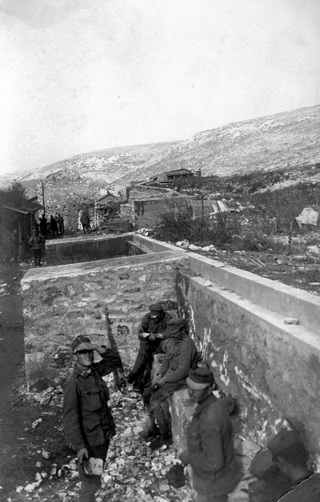 Az olaszok által harc nélkül elhagyott betonozott állások Vermeglianónál, 1917. október 28.