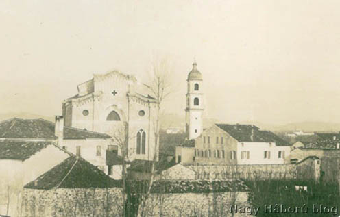 Santa Lucia di Piave temploma 1918 februárjában még épp ablakokkal és harangtoronnyal