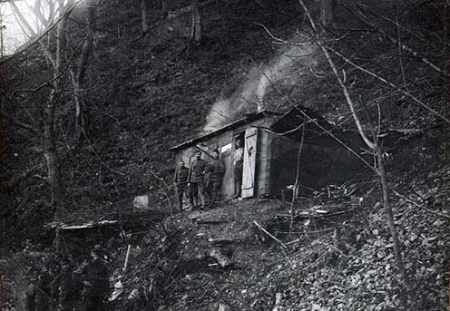 Deszkabódé a Monte Tombán 1918-ban