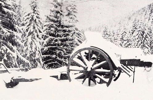 Zasnežený kanón v priesmyku Tölgyes na prelome rokov 1916-1917