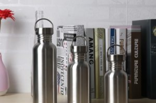 Rozsdamentes acél kulacs és kávé termosz, nem csak túlélőknek